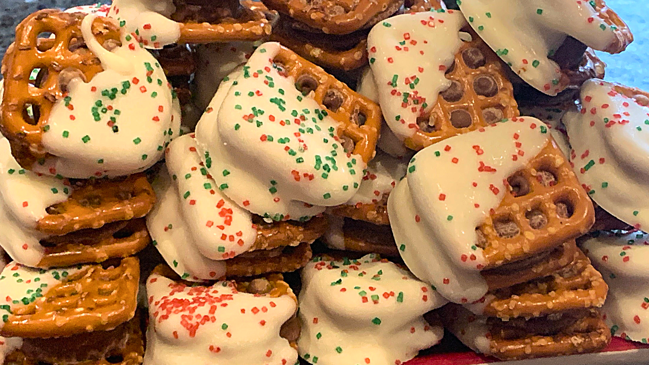 Rolo Stuffed Pretzel Bites Dipped in White Chocolate – A Sweet and Salty Treat